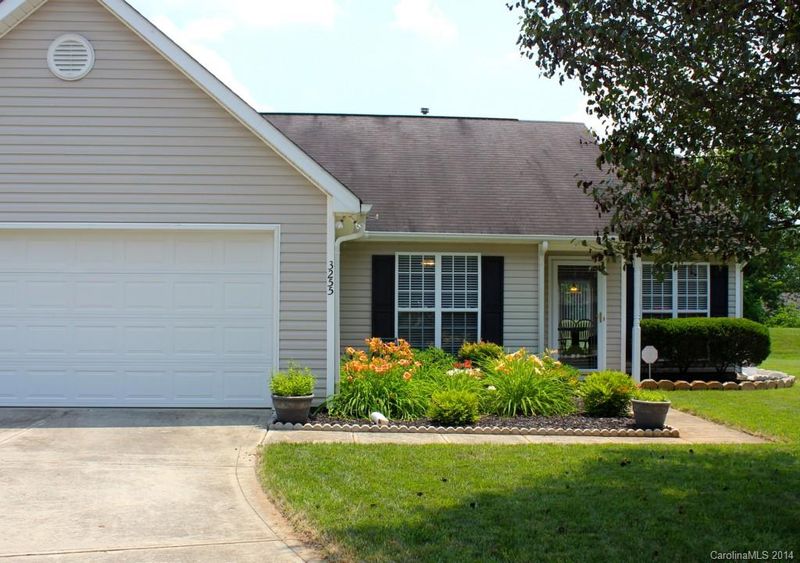 3255 Longspur Dr, Matthews, NC 28105