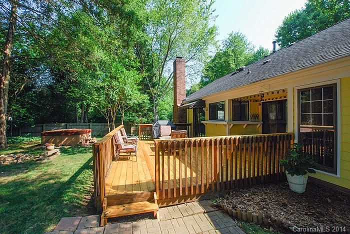8823 Leipzig Dr, Charlotte, NC 28210