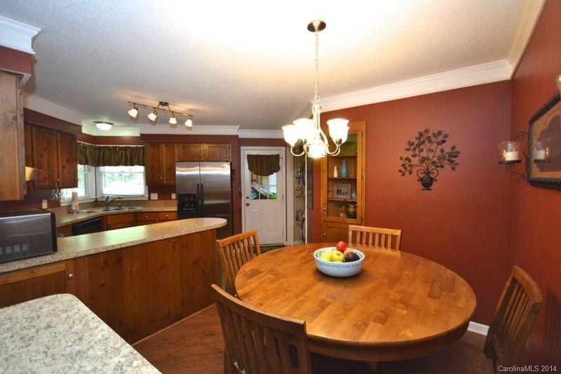 3017 Rice Rd, Matthews, NC 28105