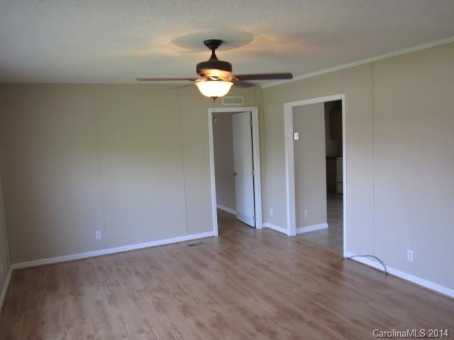 1091 Canada Dr, Dallas, NC 28034