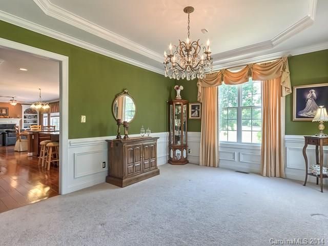 301 Castlestone Ln, Matthews, NC 28104