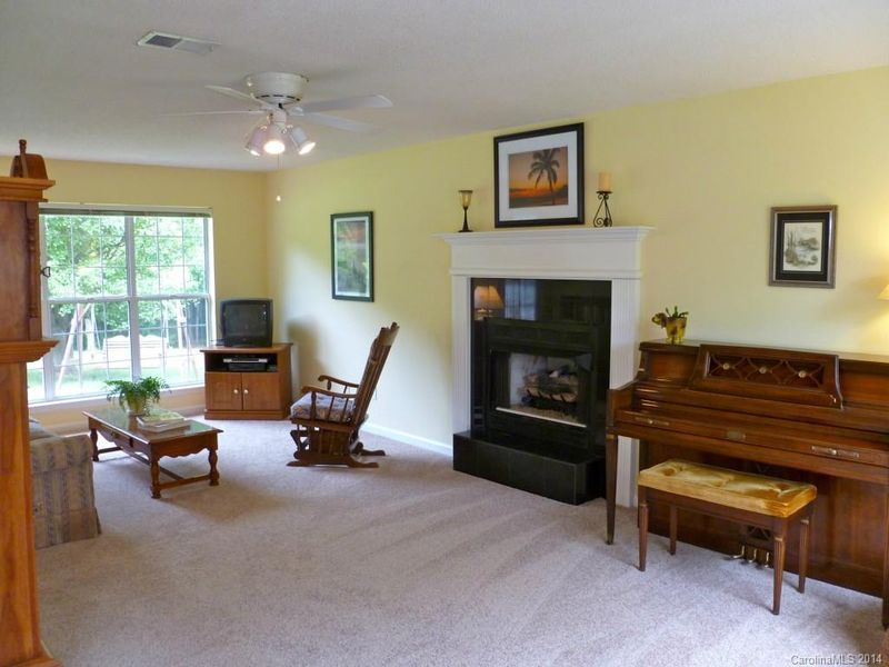2403 Potter Downs Dr, Waxhaw, NC 28173