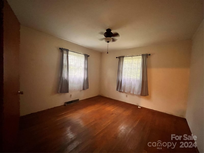 304 Alexis Lucia Rd, Alexis, NC 28006