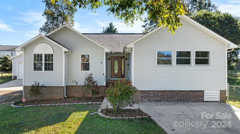 207 4th Ave S, Maiden, NC 28650