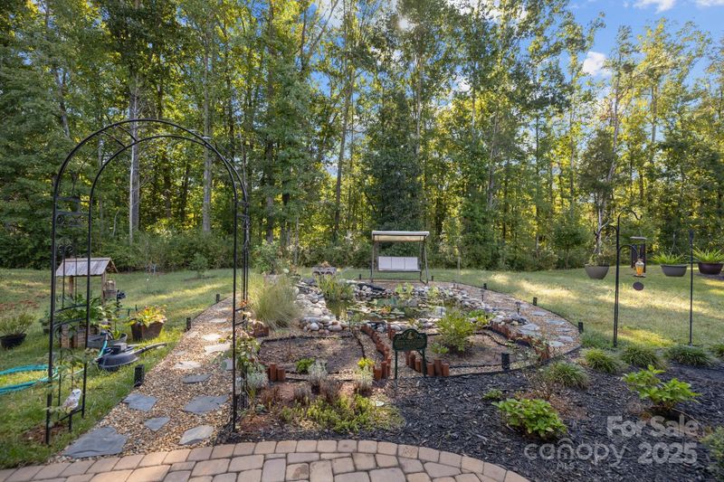 11212 Glanmire Dr, Matthews, NC 28105