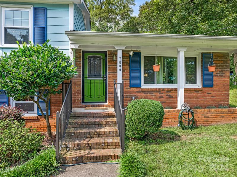 7600 Thorncliff Dr, Charlotte, NC 28210