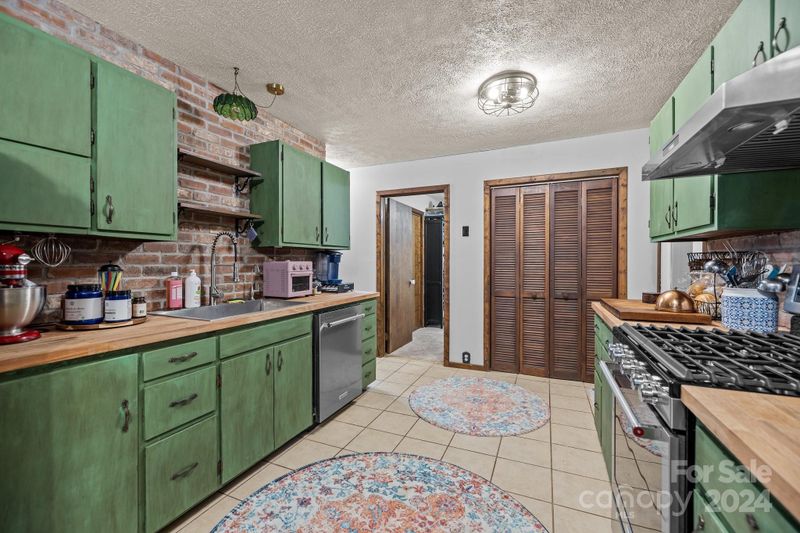 5707 Davis Rd, Waxhaw, NC 28173