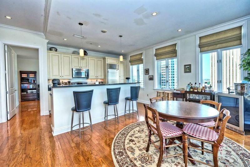 230 S Tryon St #910, Charlotte, NC 28202