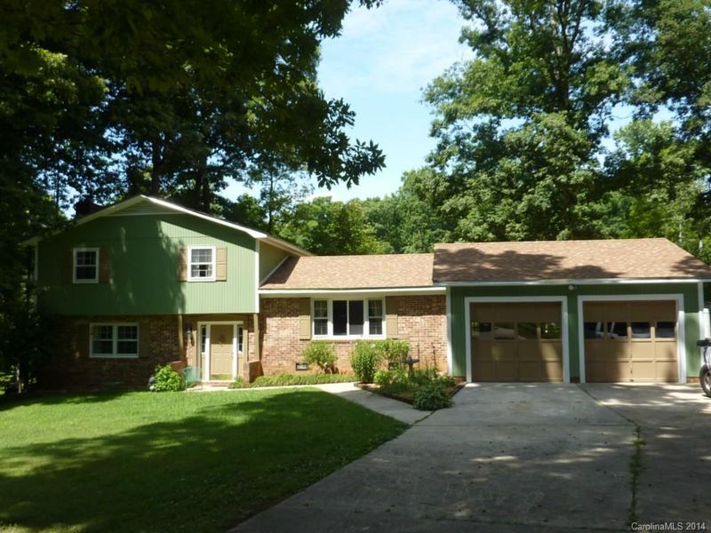 7600 Denbur Dr, Charlotte, NC 28215