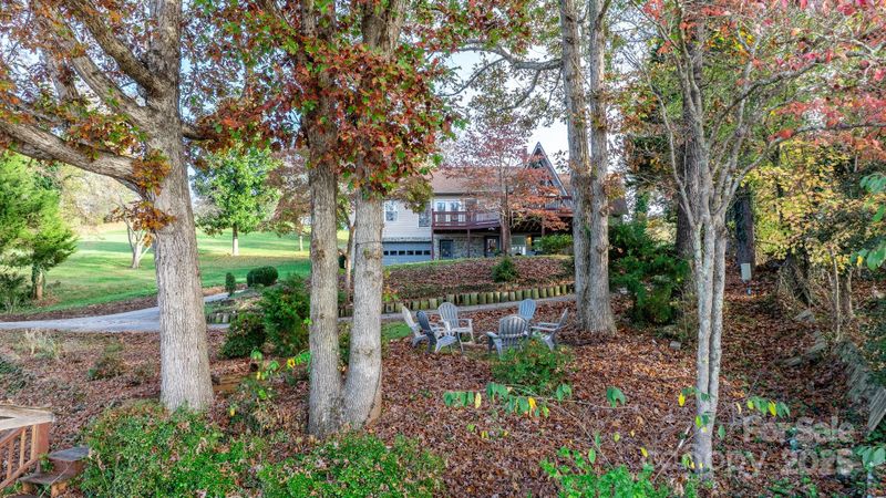 3453 6th Street Dr NW, Hickory, NC 28601