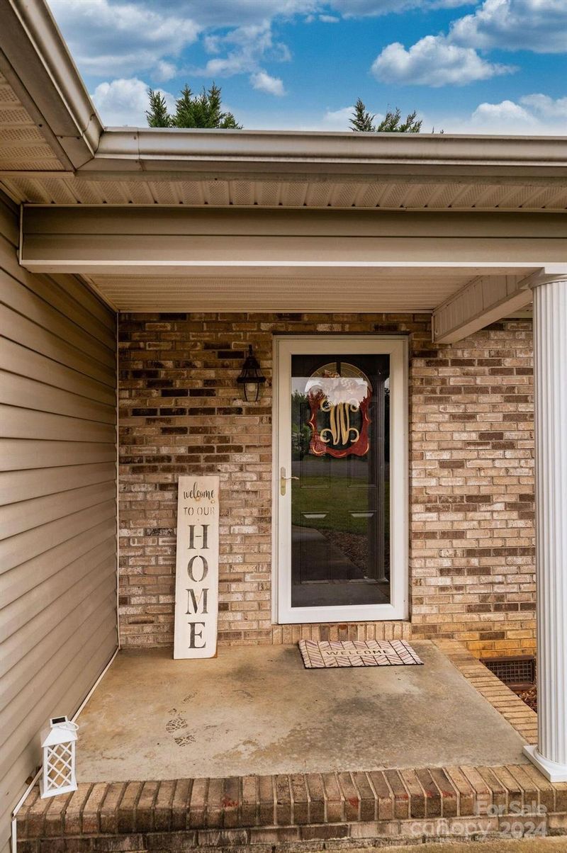 2707 24th Street Ct NE, Hickory, NC 28601