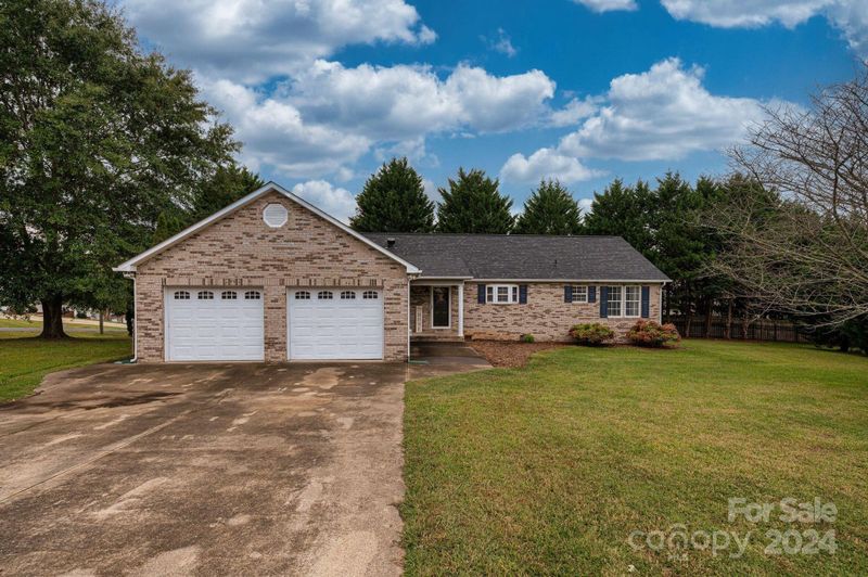 2707 24th Street Ct NE, Hickory, NC 28601
