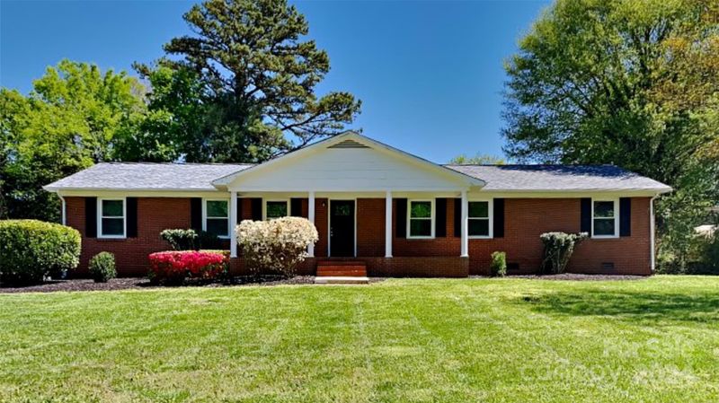 706 Willow Ln, Harrisburg, NC 28075