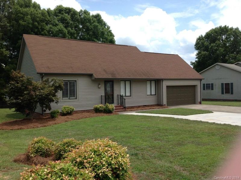 823 Ridge Ave S, Kannapolis, NC 28083