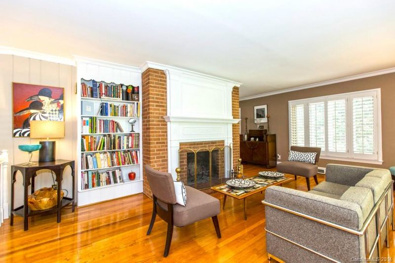 1200 Lynbrook Dr, Charlotte, NC 28211