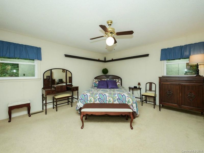 419 Breton Rd, Charlotte, NC 28214
