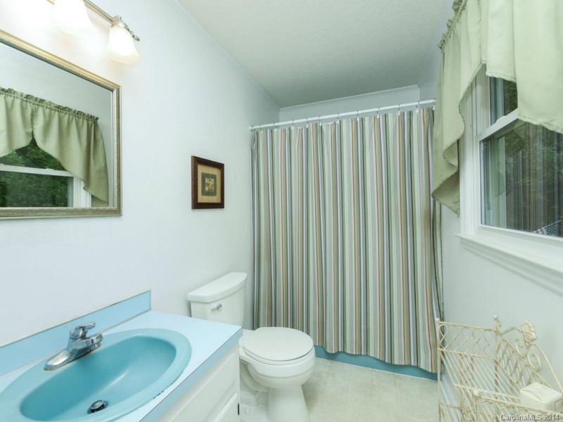 419 Breton Rd, Charlotte, NC 28214