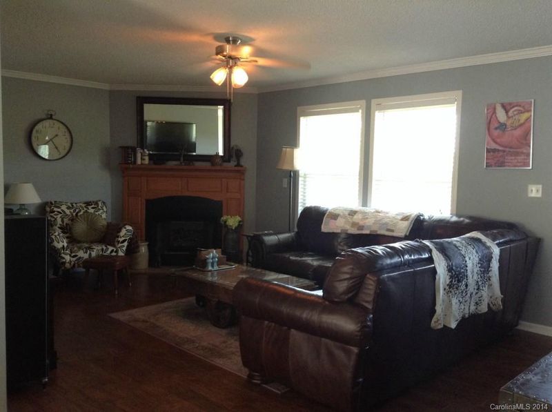 2463 Rhyne Rd, Dallas, NC 28034