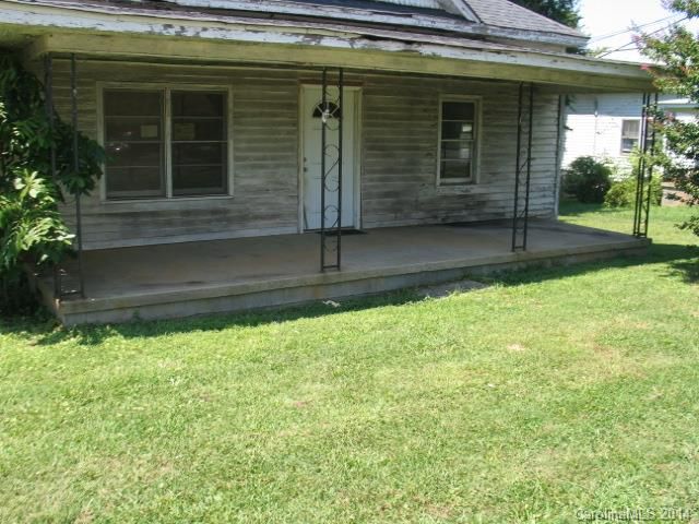 915 First St W, Lowell, NC 28098