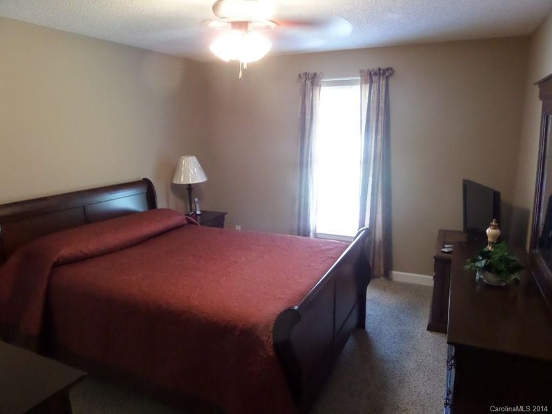 815 Anchor Way NE, Kannapolis, NC 28083