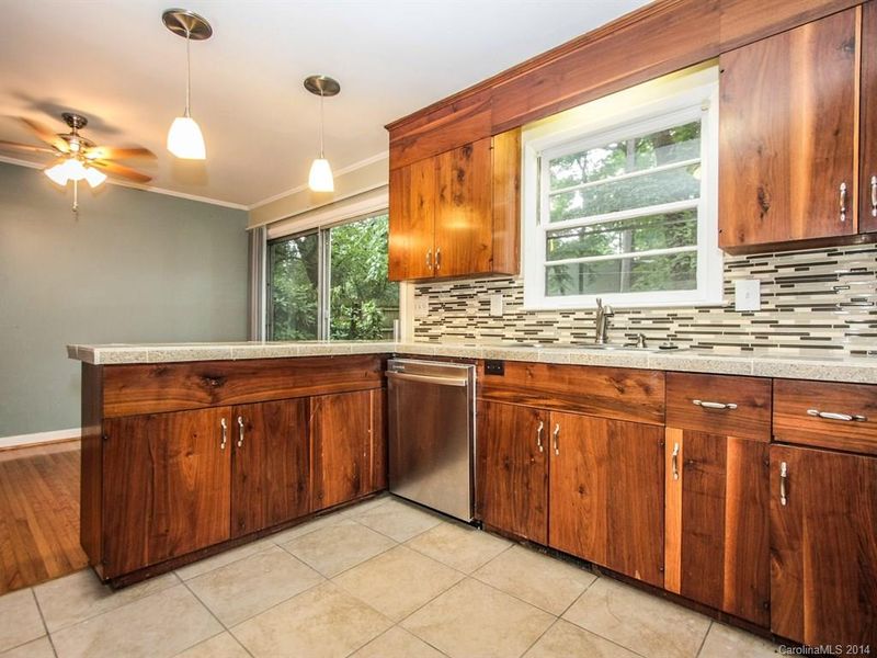 2543 Cranbrook Ln, Charlotte, NC 28207