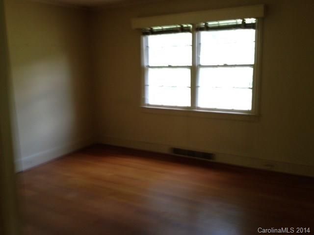 484 Summit Ave, Statesville, NC 28677
