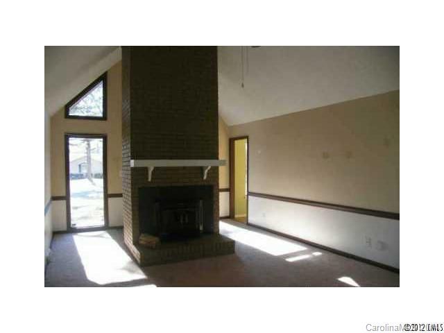 7711 Cedar Bluff Ln, Charlotte, NC 28227
