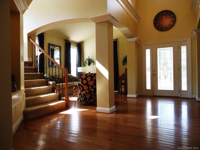 702 Castlestone Ln, Matthews, NC 28104