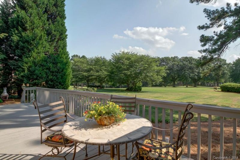 7996 Ravenwood Ln, Stanley, NC 28164