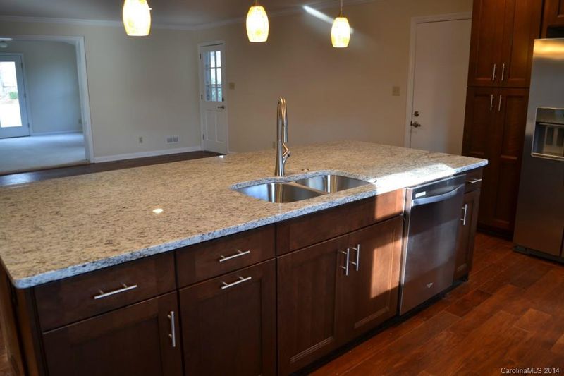 4245 Carmel Forest Dr, Charlotte, NC 28226