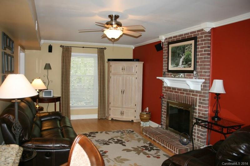 9109 Glisson Ct, Charlotte, NC 28210