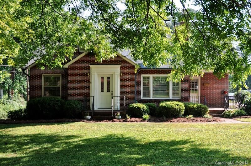 615 NE 12th Ave, Hickory, NC 28601