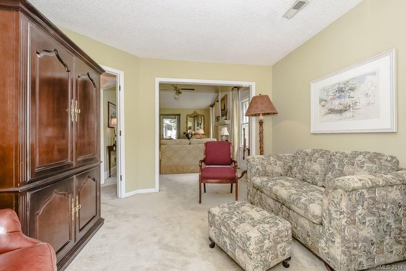 8604 Aldergate Ct, Charlotte, NC 28210
