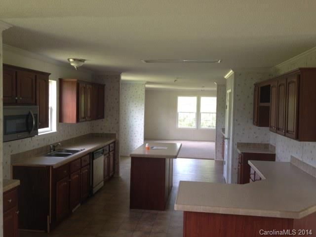989 Rippling Brook Rd, Chester, SC 29706