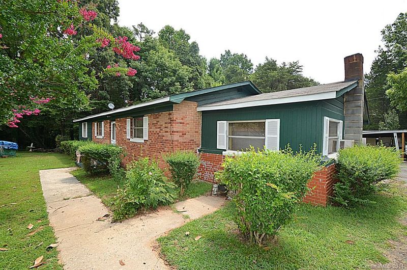 1101 Breezewood Dr, Charlotte, NC 28262
