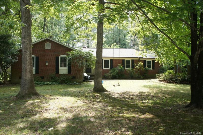 2007 Taylor Dr, Gastonia, NC 28052