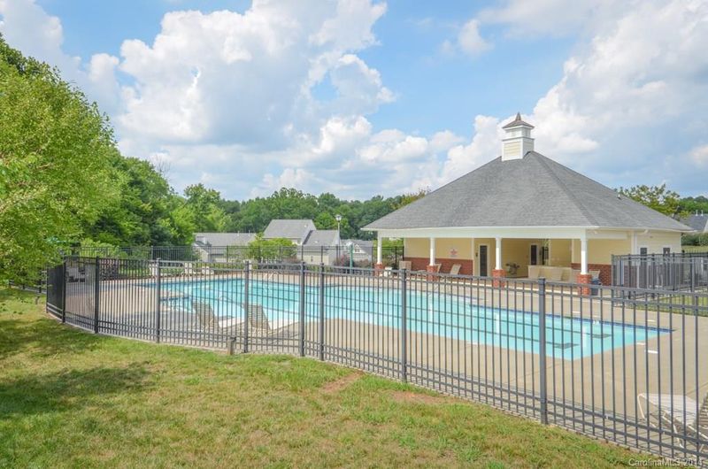 5035 Sunburst Ln, Charlotte, NC 28213