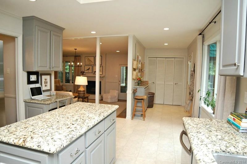 5232 Camilla Dr, Charlotte, NC 28226