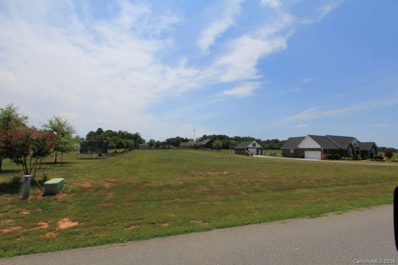 1038 Foxgate Ln, Mooresville, NC 28115
