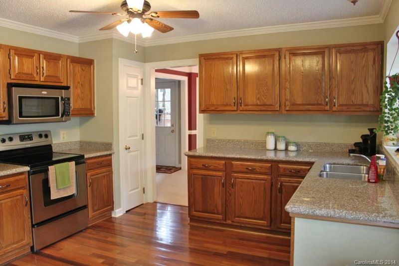 7229 Kinsmore Ln, Charlotte, NC 28269