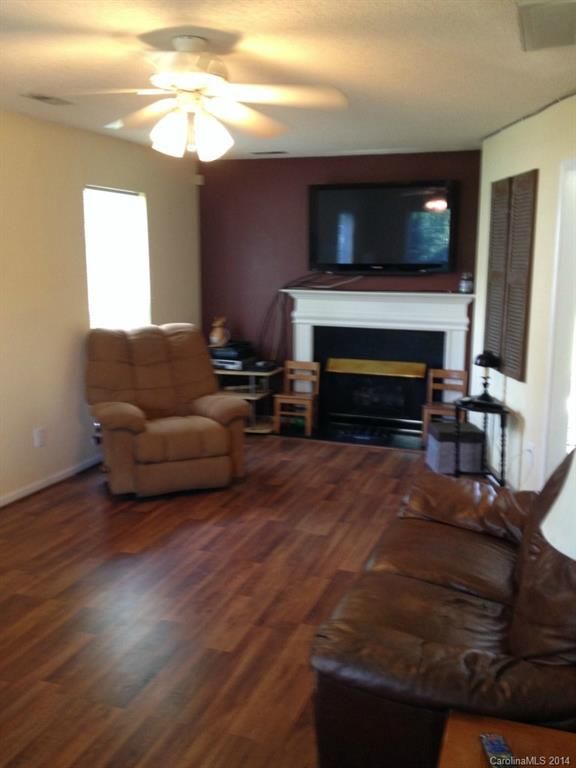113 W Walnut Ave, Mount Holly, NC 28120