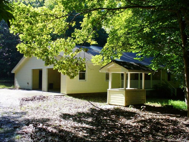 1153 Mac Ln, Stanley, NC 28164