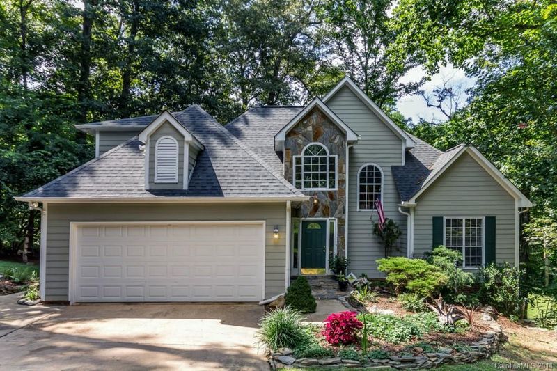 10704 Saybrook Ct, Mint Hill, NC 28227