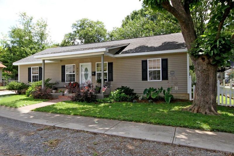 824 Summer St, Mooresville, NC 28115