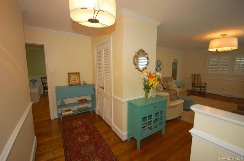 2322 Wensley Dr, Charlotte, NC 28210
