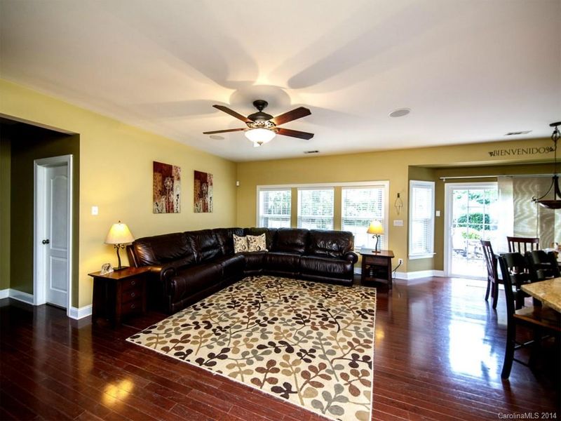 9119 Seamill Rd, Charlotte, NC 28278