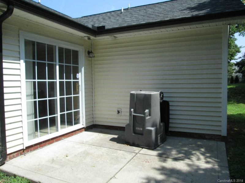 2077 Samantha Dr, Kannapolis, NC 28083