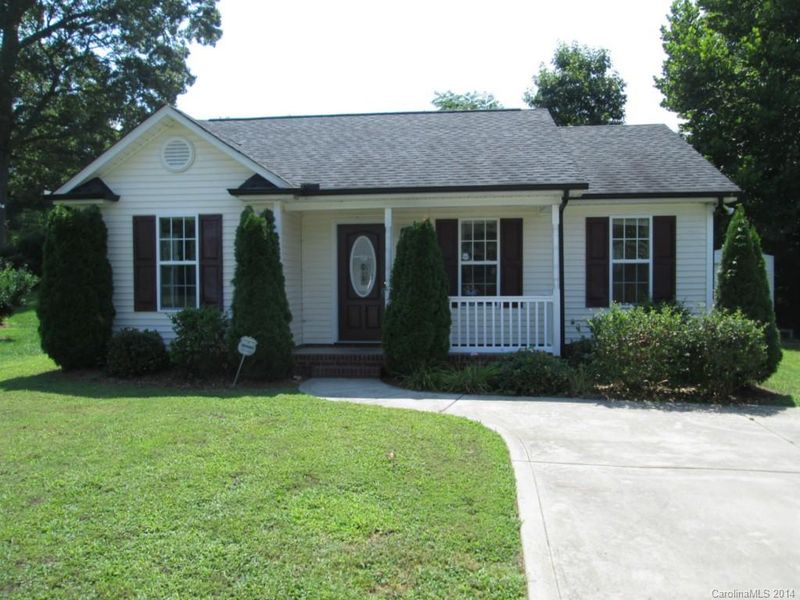 2077 Samantha Dr, Kannapolis, NC 28083