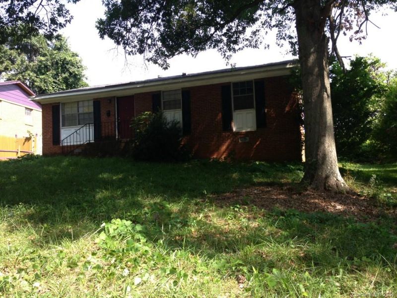 1601 Longleaf Dr, Charlotte, NC 28210