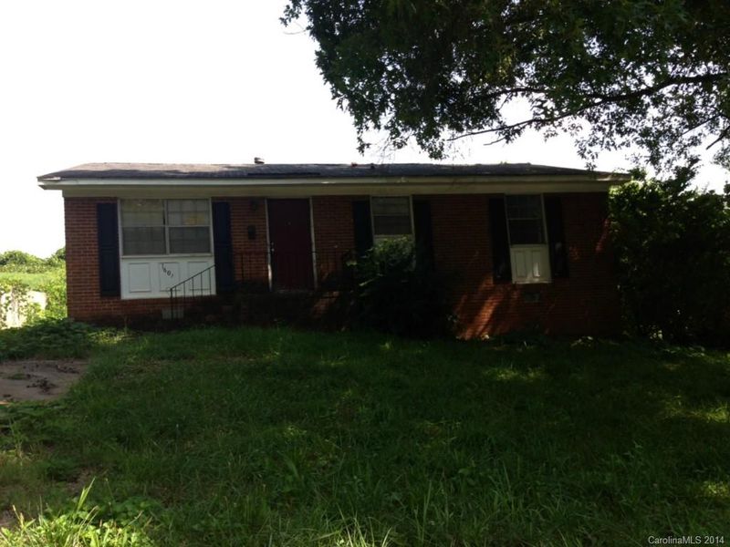 1601 Longleaf Dr, Charlotte, NC 28210